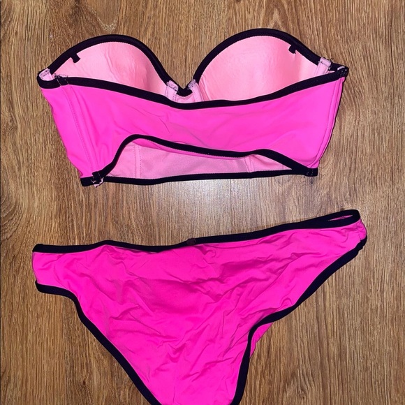 Bikini - Picture 4 of 4